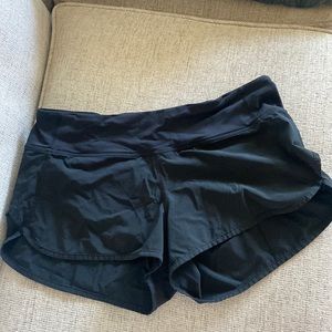 Lululemon Speed Up Lined 2.5” shorts